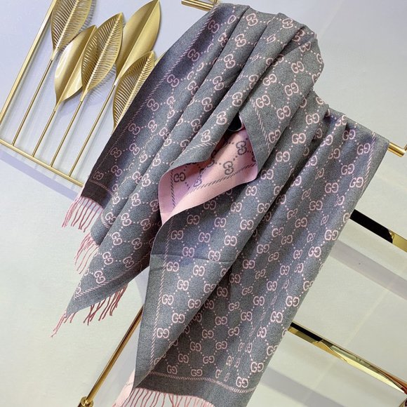💎✨AUTHENTIC✨💎Gucci scarf - Picture 2 of 4